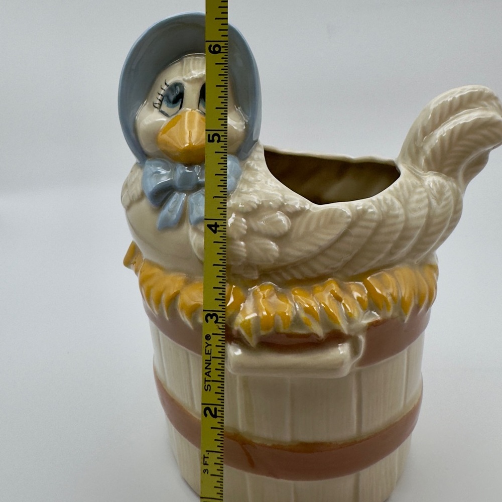 Kimple Ceramic Nesting Hen Chicken Planter W/ Blue Bonnet & Bow on Bushel Basket - Picture 8 of 10